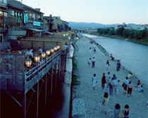 鴨川納涼床